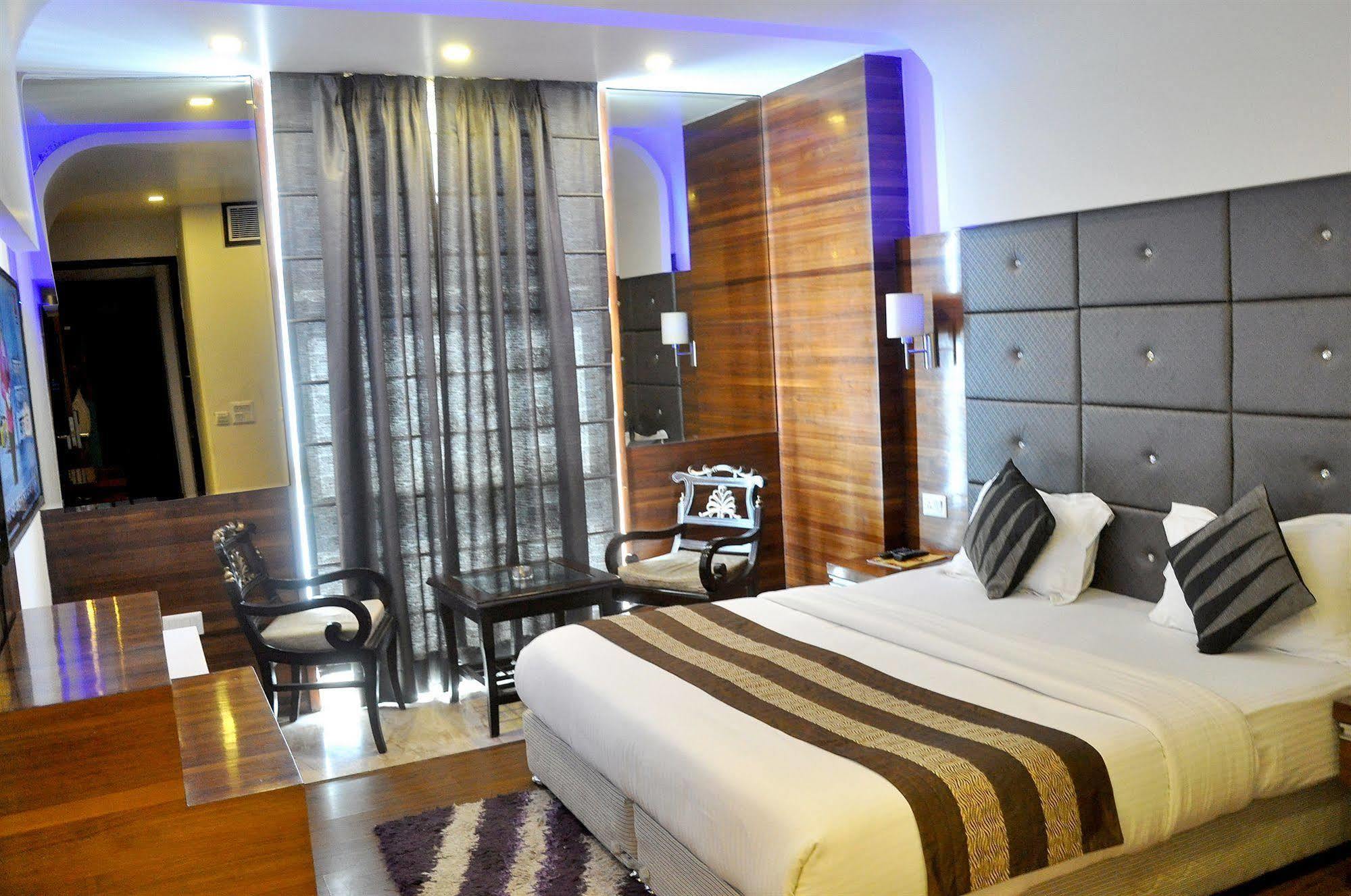 Hotel Delhi 55 -City Center New Delhi Exterior foto