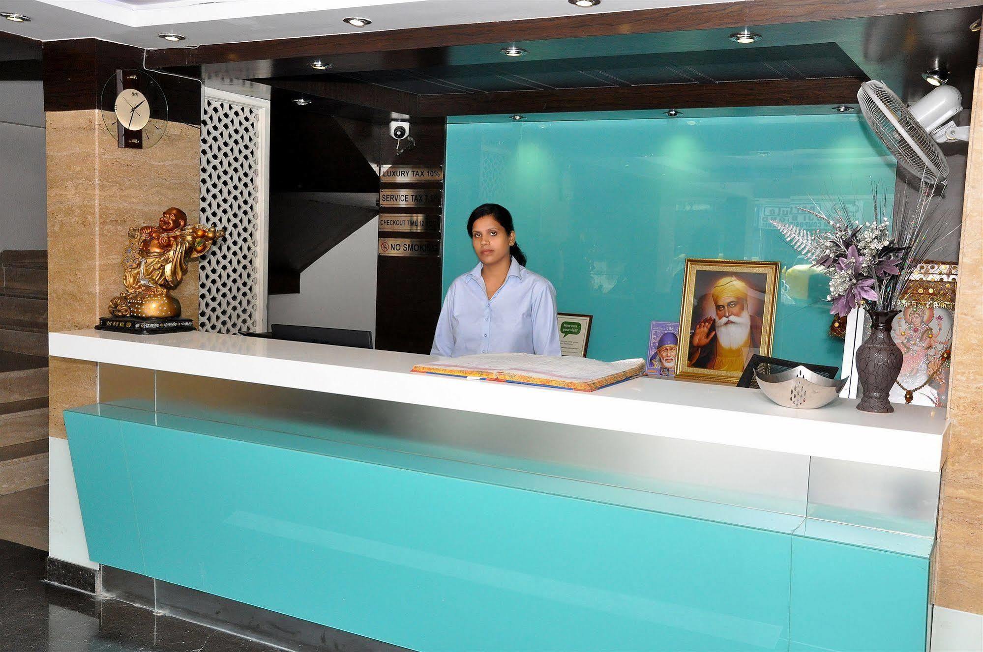Hotel Delhi 55 -City Center New Delhi Exterior foto