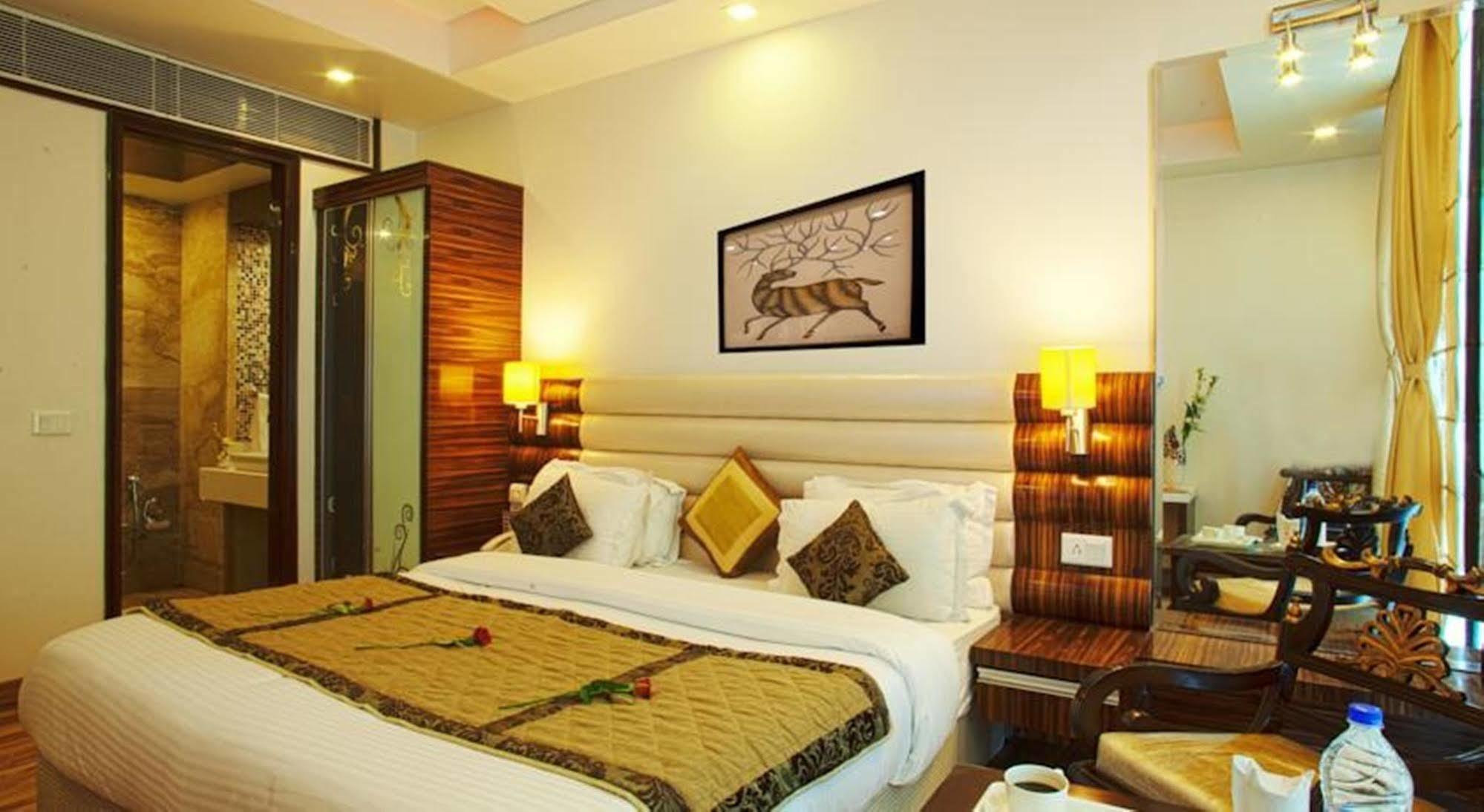 Hotel Delhi 55 -City Center New Delhi Exterior foto